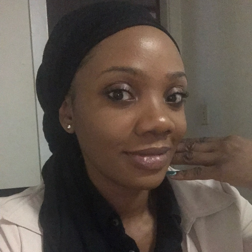 Meet your Posher, Khadija